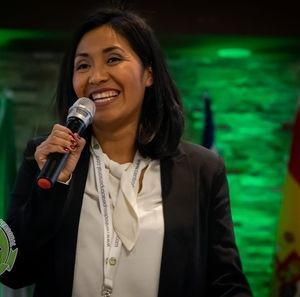 Meet your Posher, Esther